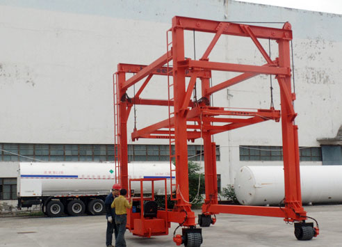 Mast Mobile Container Crane