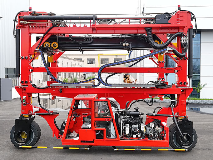 Straddle Carrier