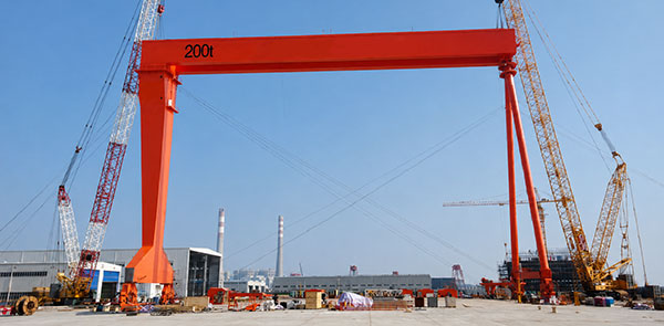 Shipyard Crane & Heavy Transport Solutions